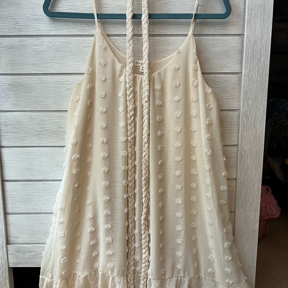 Two-layered summer dress with belt. Size M. Color beige/white.